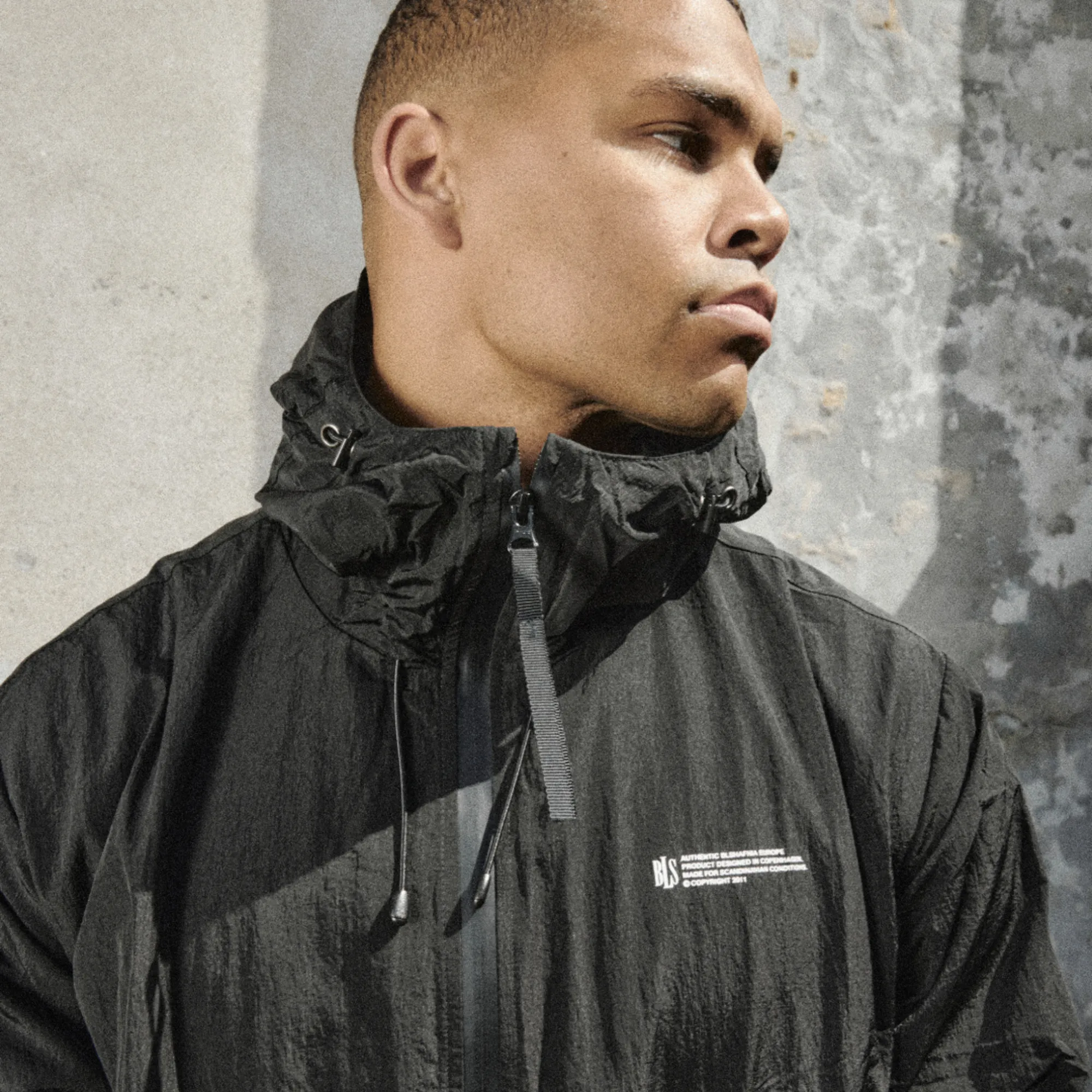 Olympus Crisp Windbreaker - Black